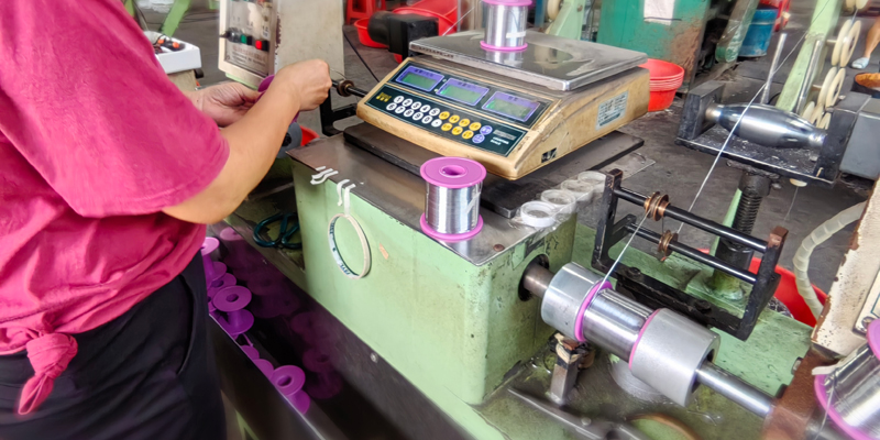 Processus de production de fil d'étain